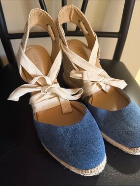 Nine West Blue Canvas Wedge Espadrilles with Cream Ankle Ties
